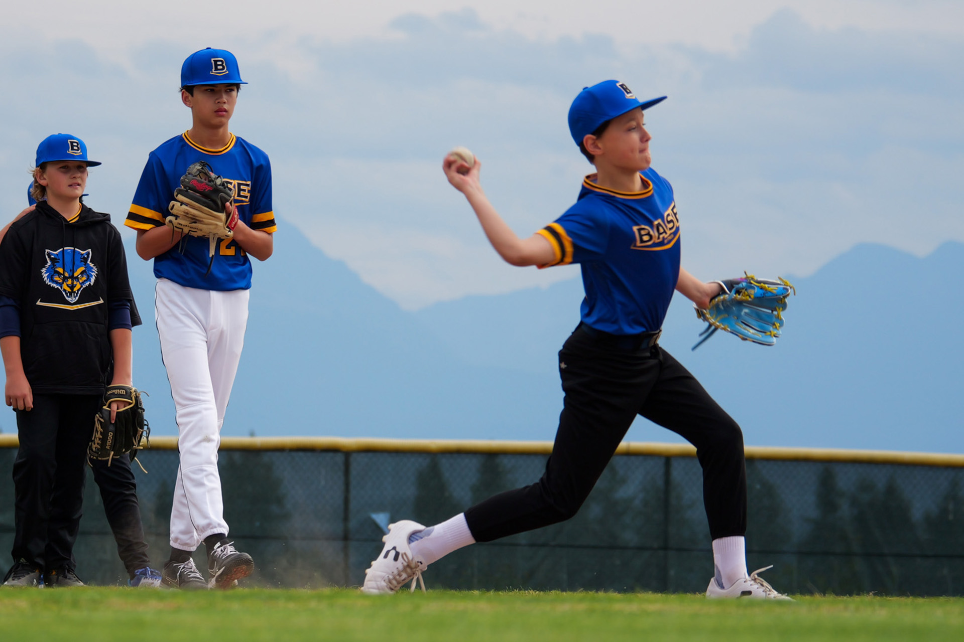 Player fielding a baseball during warmups at Fall Instructs 2023